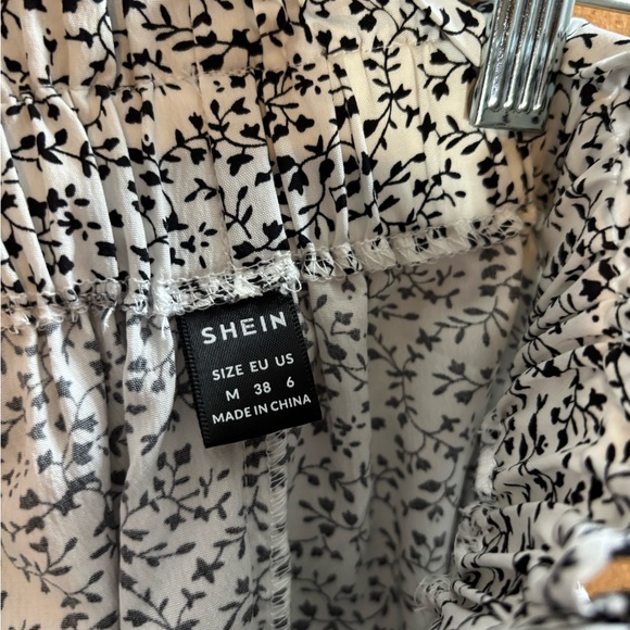 🔆BUNDLE: Black + White Skirts (2) - Picture 6 of 7